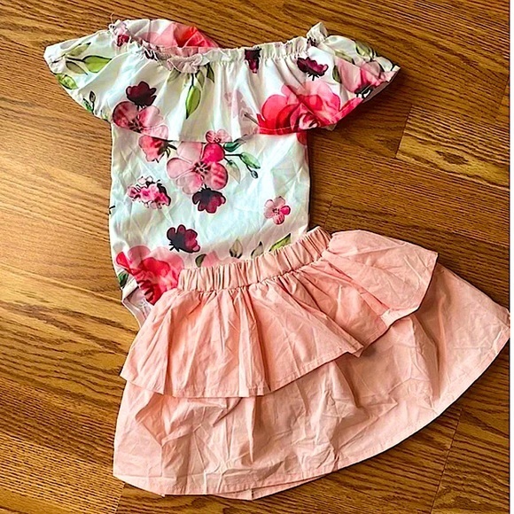 Baby Girl Beautiful Boutique Two Piece Outfit - Picture 1 of 6